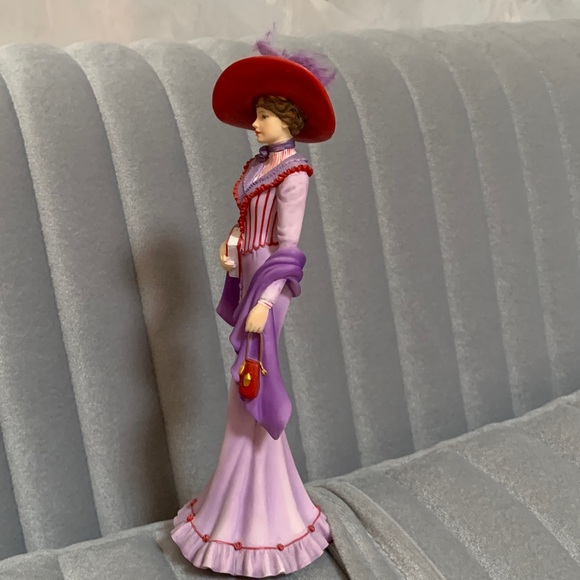 Thomas Kinkade Portraits of Style and Grace Collection - Picture 2 of 7